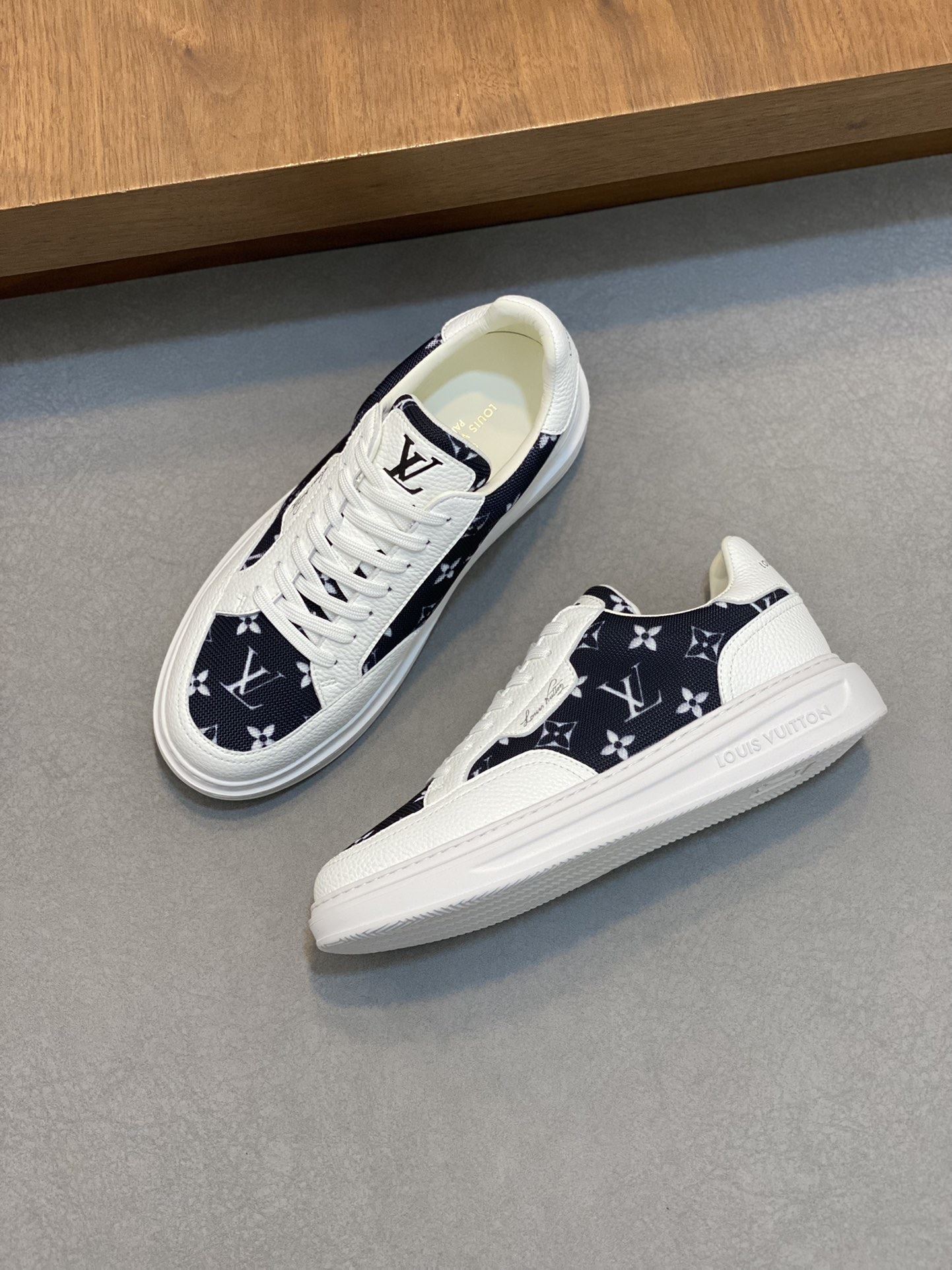 Louis Vuitton Low Shoes